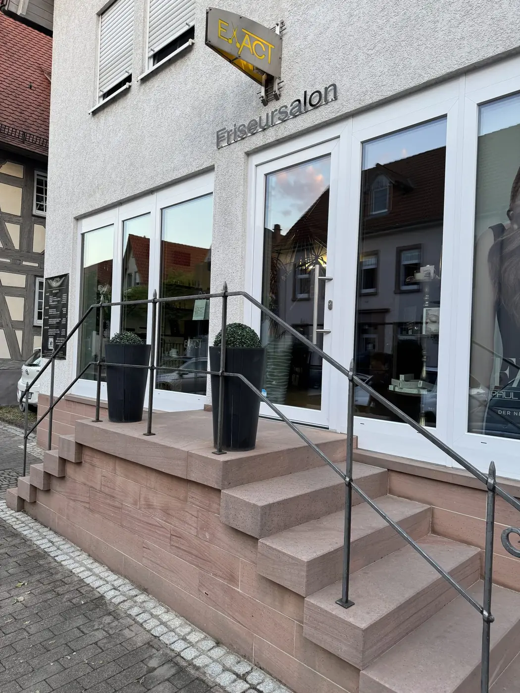 Friseursalon EXACT in Walldorf – Außenansicht Hauptstraße 41