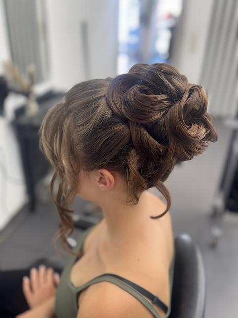 Hochsteck- und Event-Frisur – Friseur Walldorf